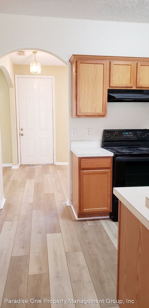 Foto del edificio - 3 br, 2 bath House - 648 Madina Circle