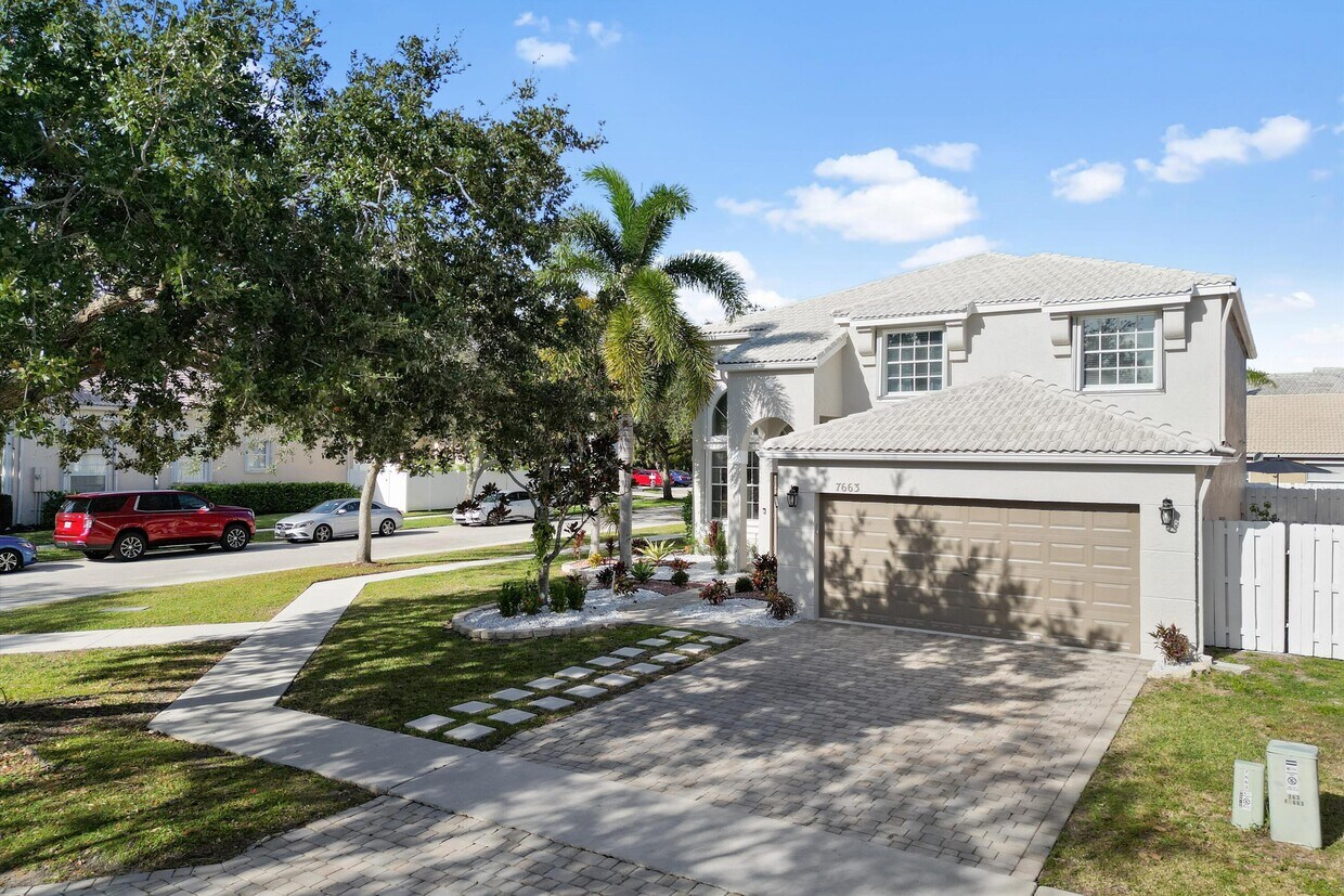 Primary Photo - 7663 Great Oak Dr