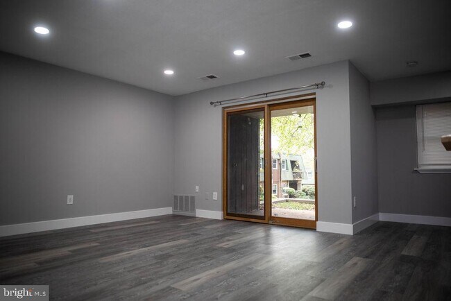 Foto del edificio - 119 Meadowview Ln
