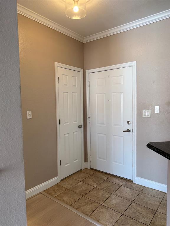 Building Photo - 5000 Culbreath Key Way