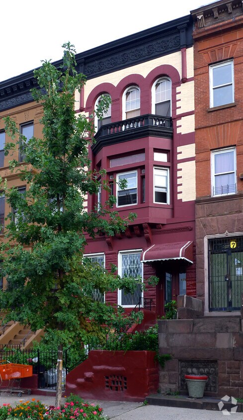 Primary Photo - 675 Lafayette Ave