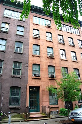 Building Photo - 12 Bank St