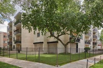 Building Photo - 7074 N Ridge Blvd