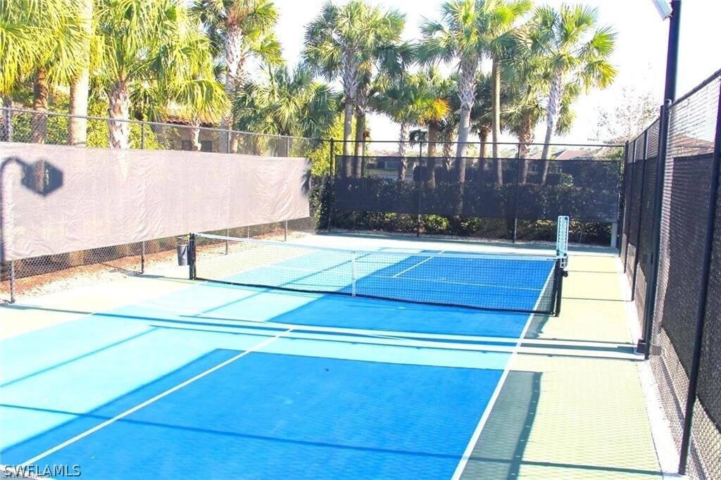 Foto del edificio - 9181 Glenforest Dr