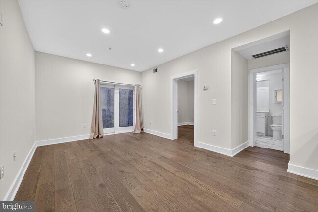 Foto del edificio - 1412 Chapin St NW