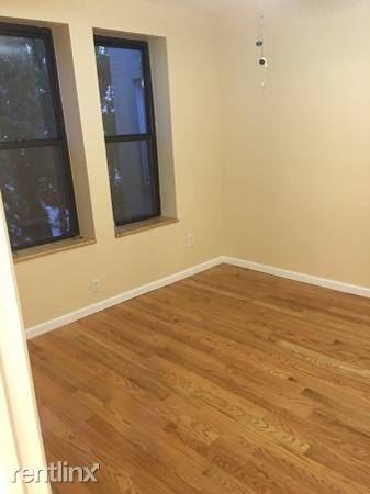 Foto del edificio - 2439 28th St