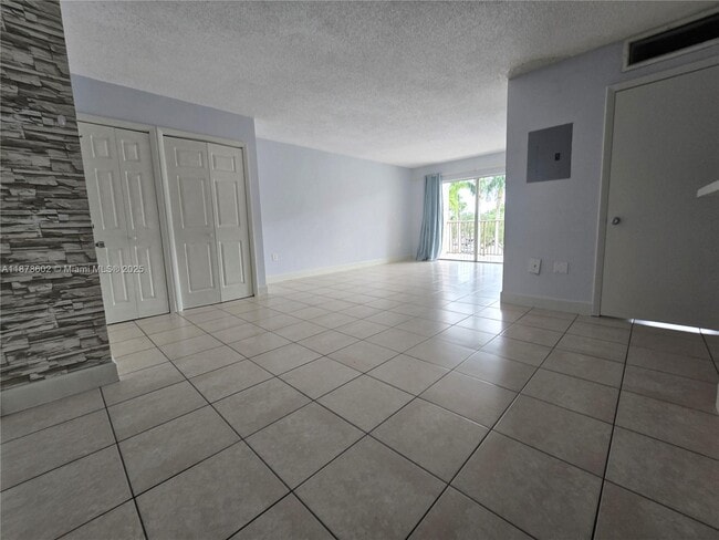 Foto del edificio - 15221 SW 80th St