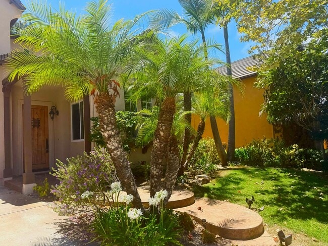 Building Photo - 10636 Senda Acuario