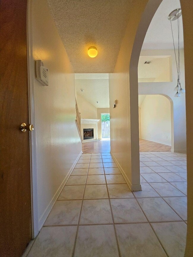 Building Photo - 427 Bristol Cove Rd