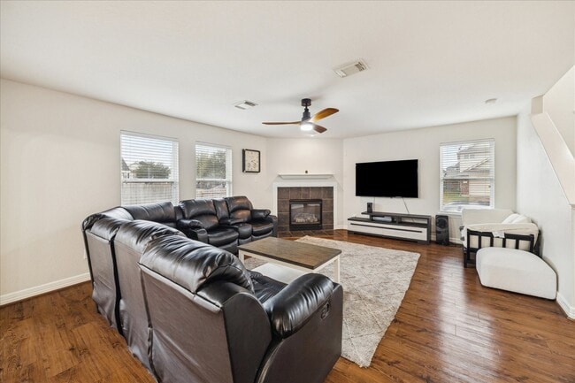 Building Photo - 17923 Hollow Hill Ln