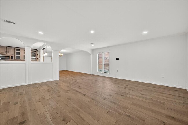 Building Photo - 5039 Shadowridge Dr