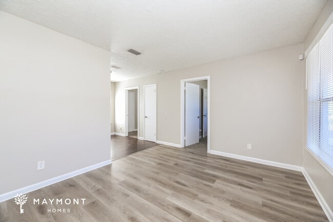 Foto del edificio - 8814 Yeoman Dr