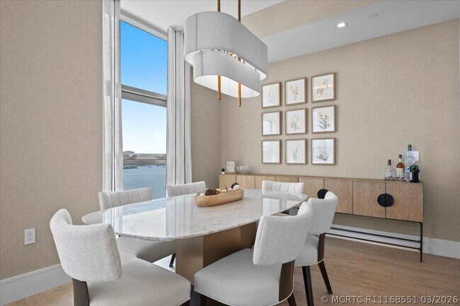 Foto del edificio - 220 Lake Shore Dr