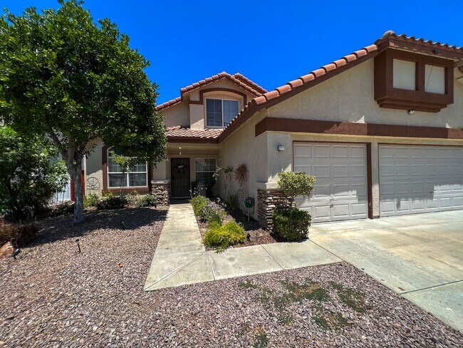 Building Photo - Spacious 5 bedroom Lake Elsinore home for ...