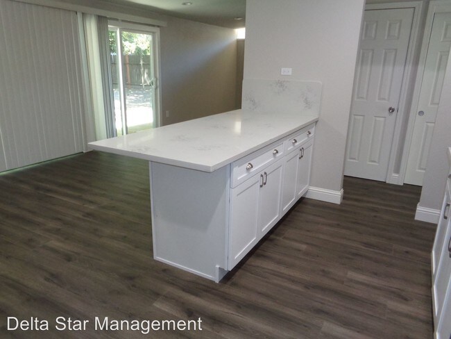 Foto del edificio - 6258-6258 Fennwood Ct