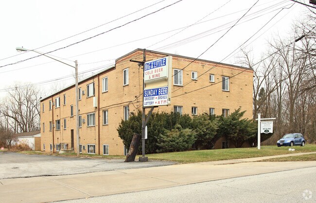 Foto del edificio - 191 Center Rd