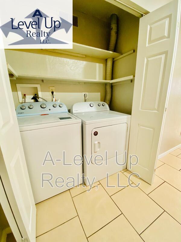 Building Photo - 1850 N 5th Ave