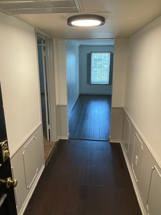 Apartment Entrance - 361 N Post Oak Ln