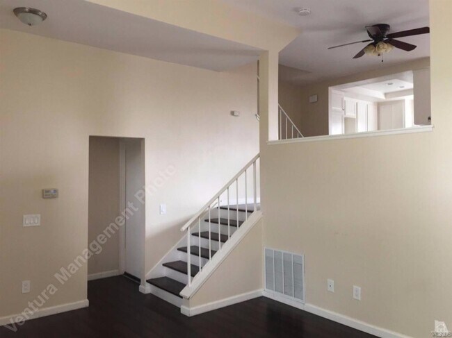 Foto del edificio - 2420 Chandler Ave