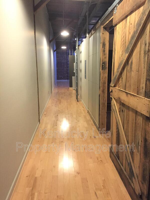 Building Photo - 222 Bolivar St