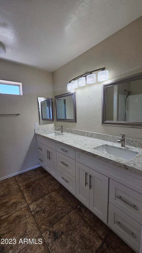 Foto del edificio - 1811 S 39th St