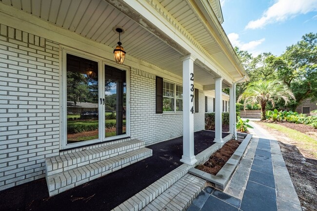 Foto del edificio - 6 Bedroom, 2.5 Bath House in Drayton on th...