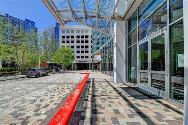 Foto del edificio - 3324 Peachtree Rd NE