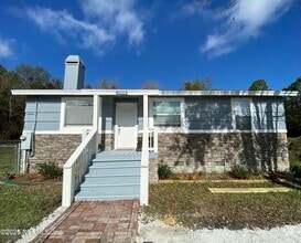Building Photo - 8515 Maple St
