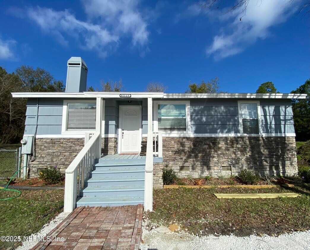Primary Photo - 8515 Maple St