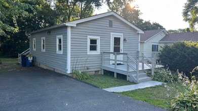 Building Photo - 564 Chestnut St