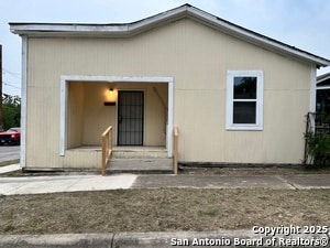 Primary Photo - 220 N Pinto St