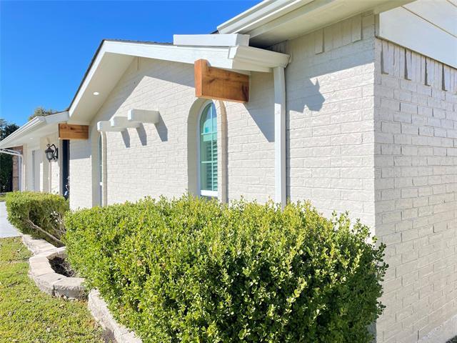 Building Photo - 1805 Armstrong Dr