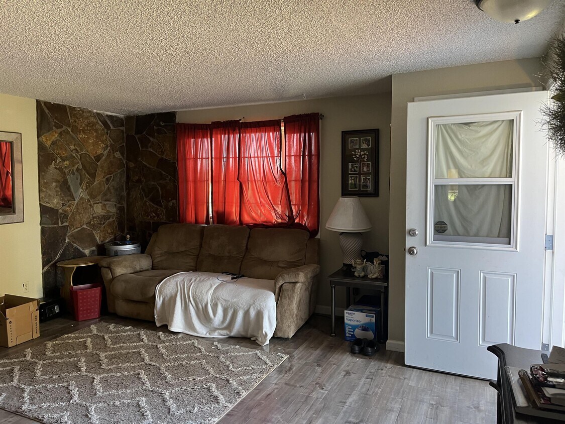 6 Parkway Dr, Kalispell, MT 59901 Townhome Rentals in Kalispell MT