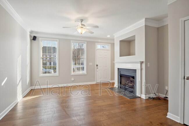 Building Photo - 8647 Beaver Creek Dr
