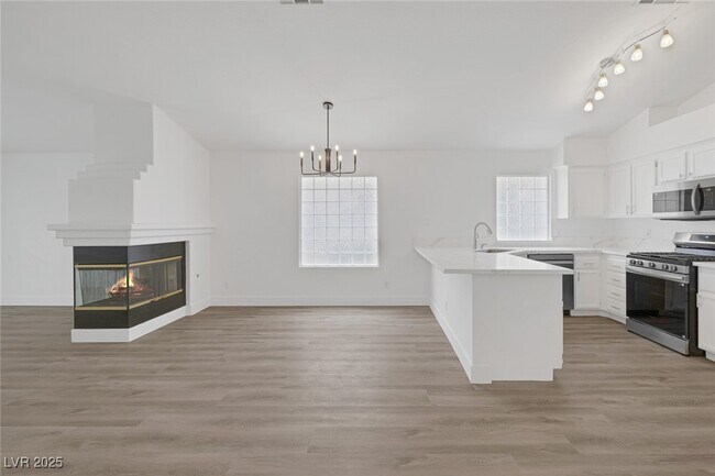 Foto del edificio - 8249 Peaceful Canyon Dr