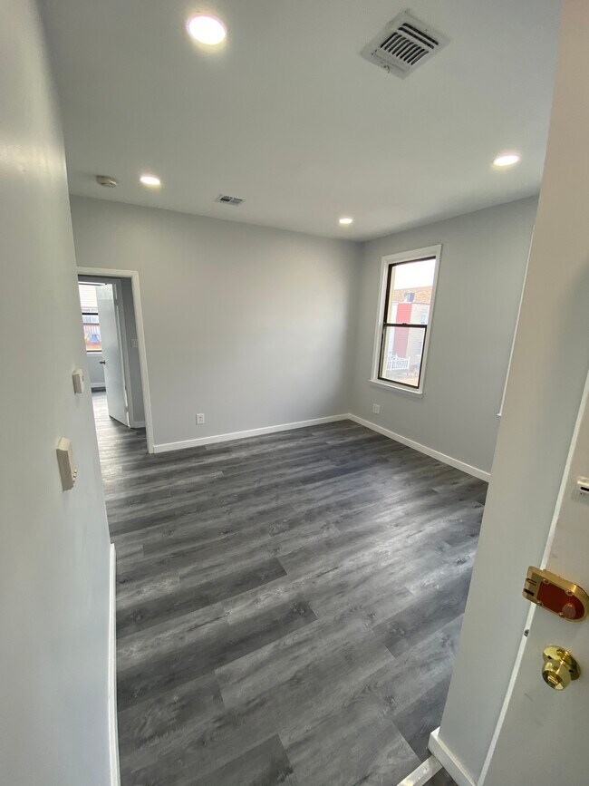 Building Photo - 73 Van Nostrand Ave