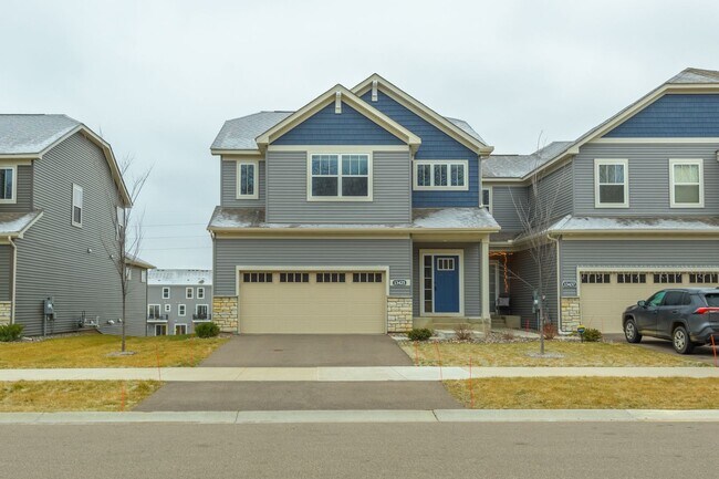 Building Photo - Awesome maple grove 5 bed 4 bath townhome!...