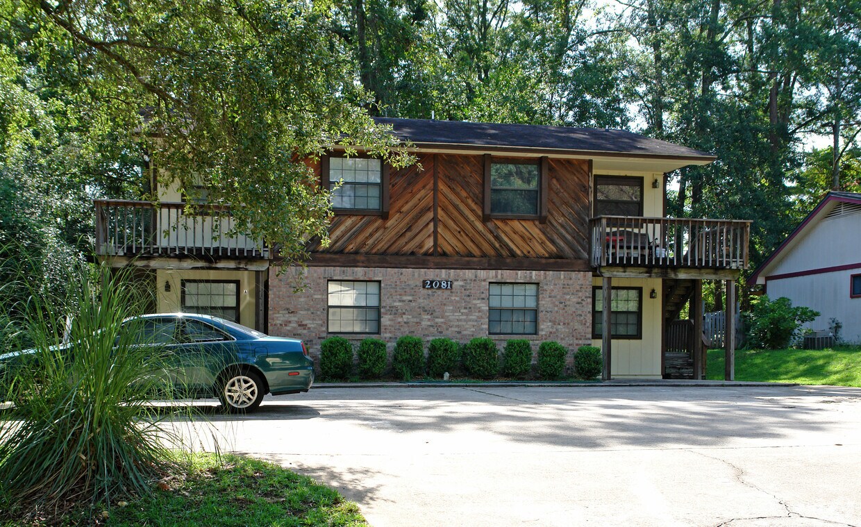 Building Photo - 2081 Sandcastle Dr