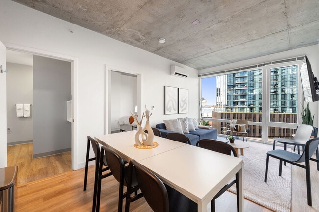 Foto del edificio - 853 W Blackhawk St