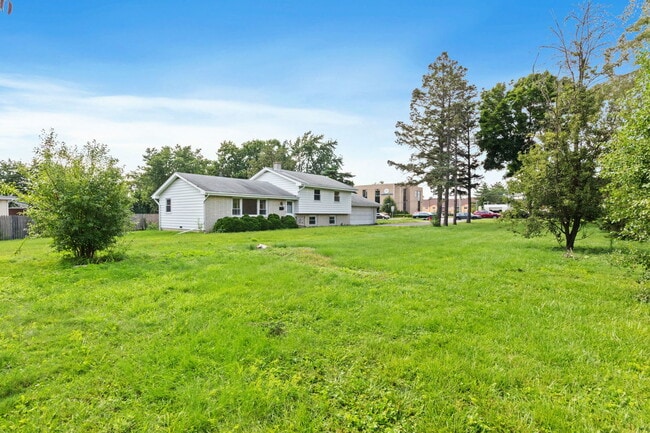 Building Photo - 123 E Ogden Ave