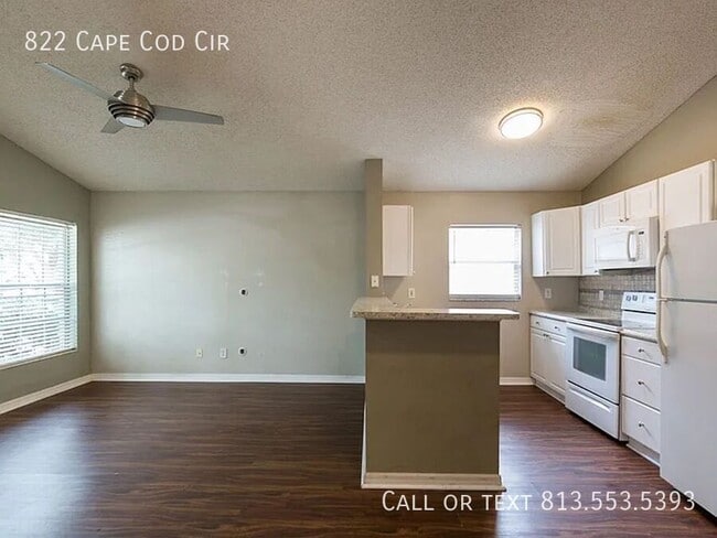 Foto del edificio - 822 Cape Cod Cir
