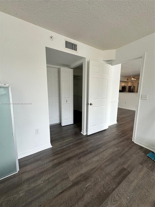 Foto del edificio - 577 SW 111th Ln