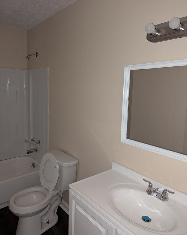 Unit A - 1124 University St