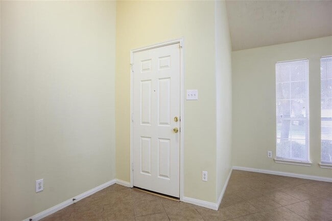 Building Photo - 8410 Taraglen Ct