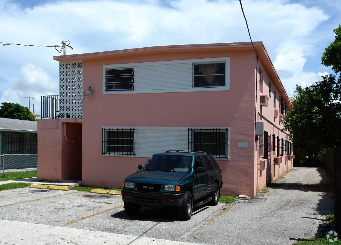 Building Photo - 963 NW 5th St