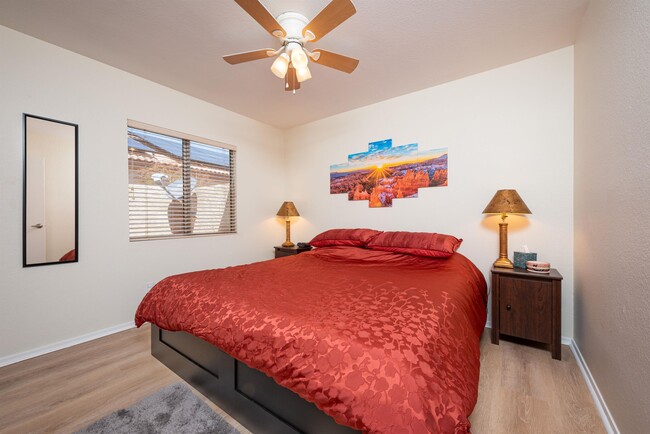 Foto del edificio - 707 W Baylor Ln