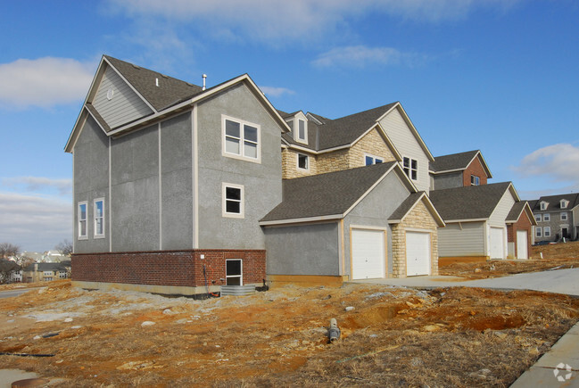 Building Photo - Stone Creek Village