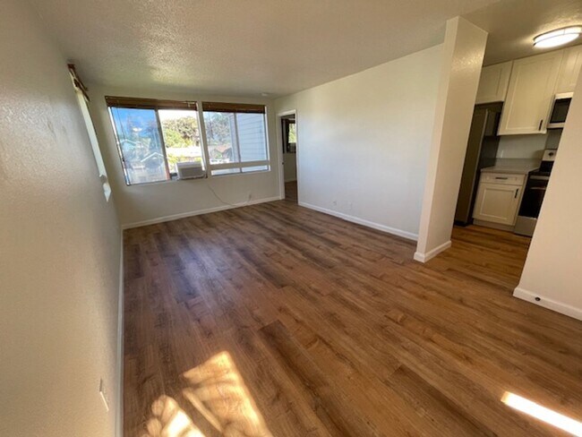 Foto del edificio - Renovated 1 bed/ 1 bath/ 1 parking- Mililani & Pet Friendly