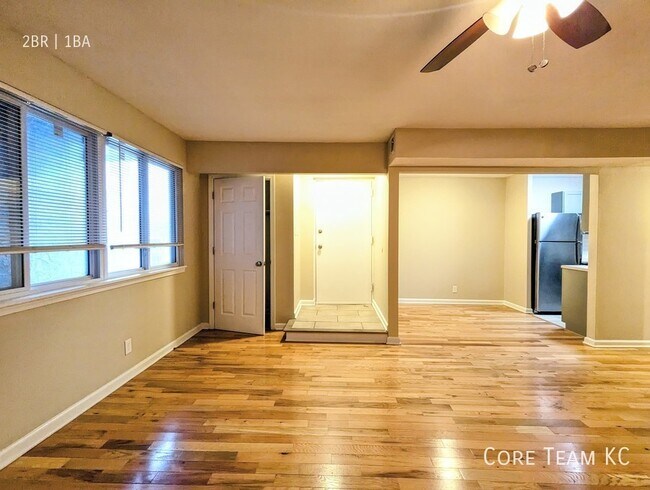 Building Photo - Top floor two bedroom