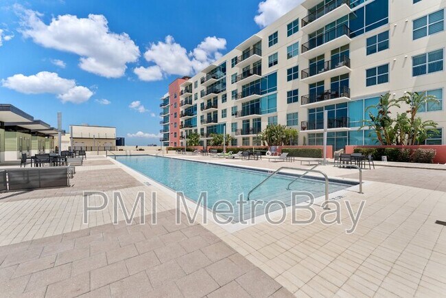 Building Photo - 1120 E Kennedy Blvd